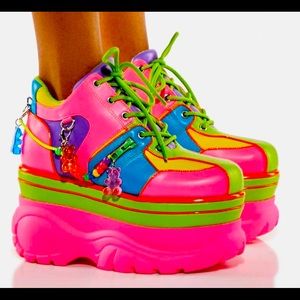 Club Exx Fairywalker Platform sneaker size 6